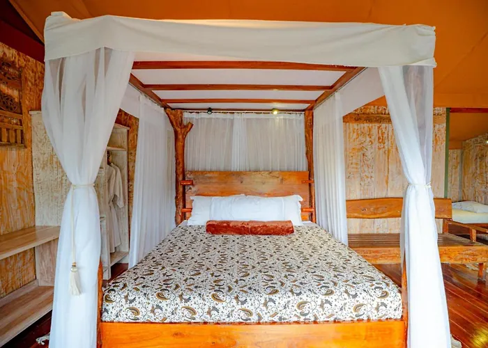 Sang Giri Mountain Tent By Puri Signatures Campo de lujo Jatiluwih