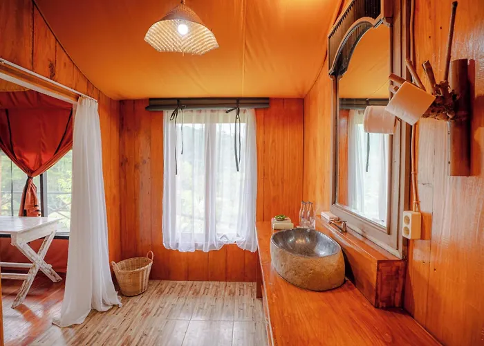 Sang Giri Mountain Tent By Puri Signatures Campo de lujo
